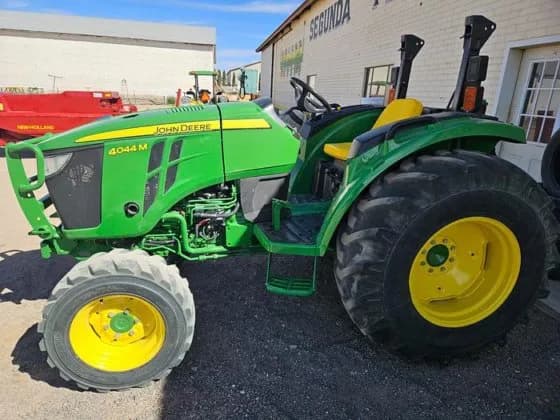 2018 John Deere 4044M